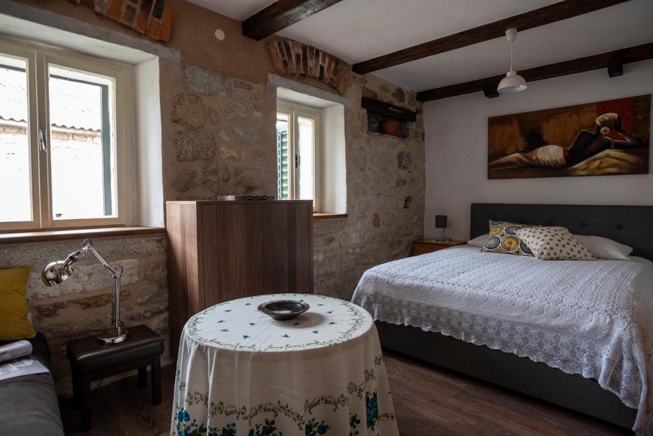 Guesthouse Nina Kastel Novi Екстер'єр фото