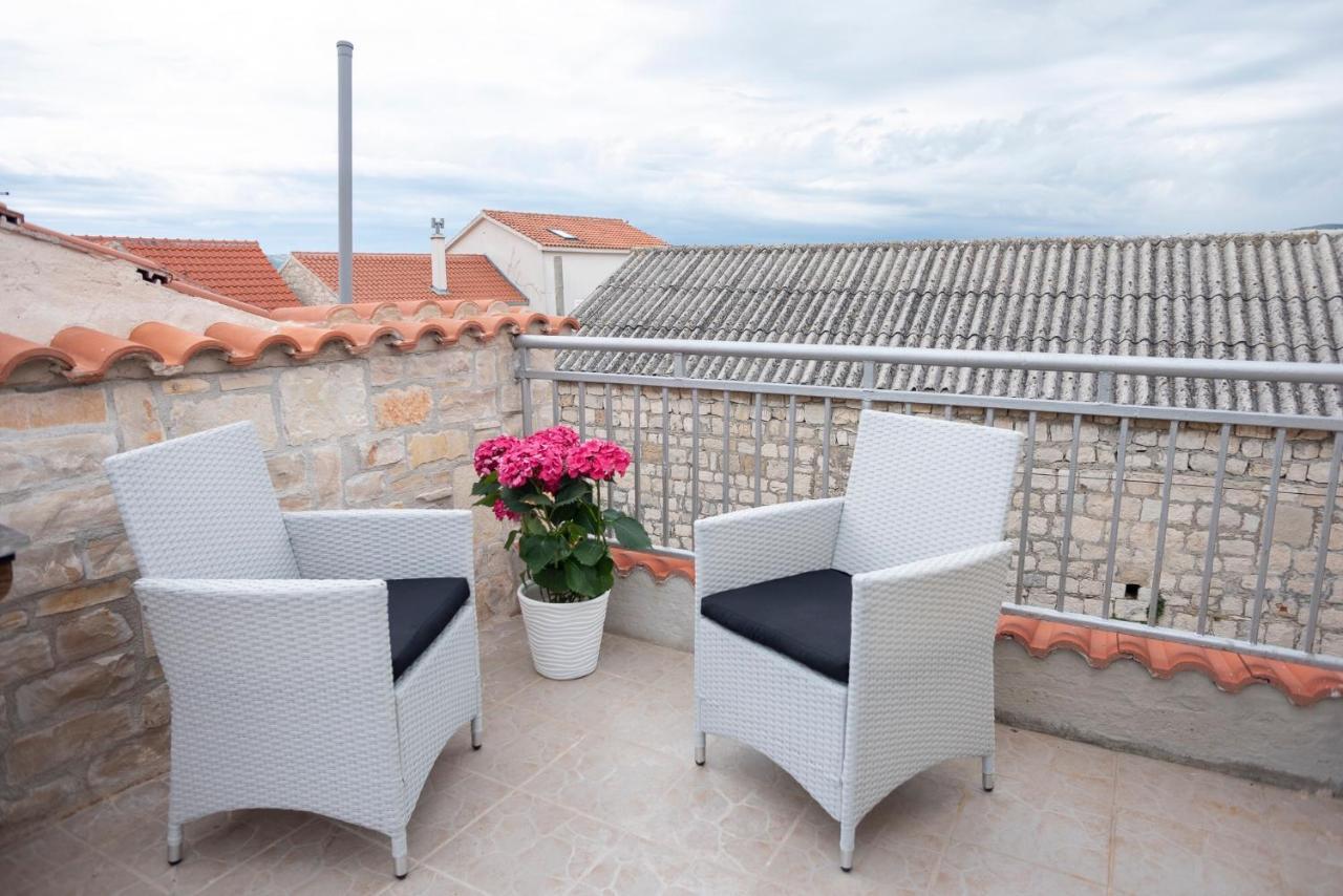 Guesthouse Nina Kastel Novi Екстер'єр фото